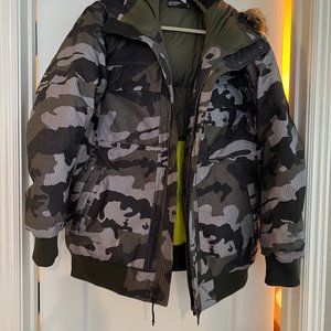 The North Face Mens Jacket - Camo Like New Size L